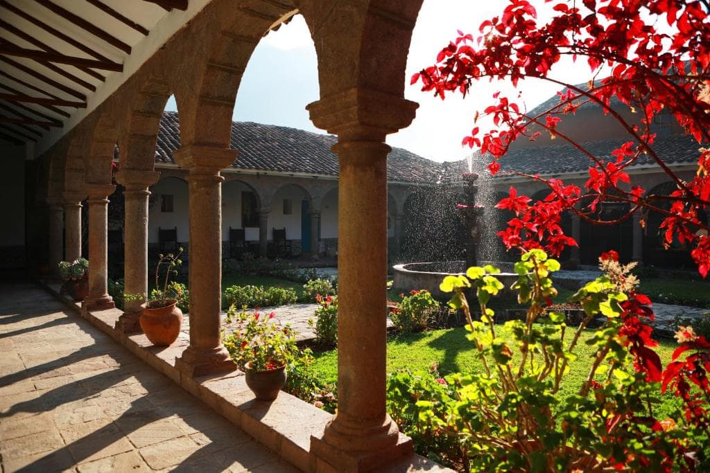 El Monasterio de La Recoleta: La Biblioteca Olvidada de Arequipa